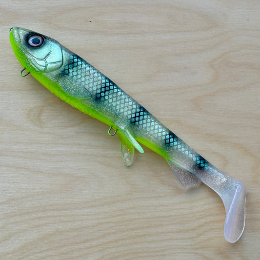 Wolfcreek Shad 29 cm Internal Harness - Green Striped Ghost UV